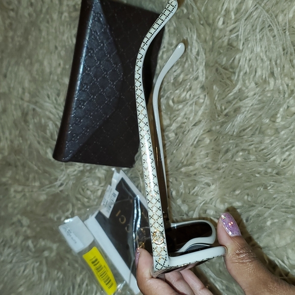 Gucci Sunglasses - Picture 3 of 8